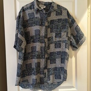 Bright 100% Silk Gray and Blue Button Down Short Sleeve Shirt